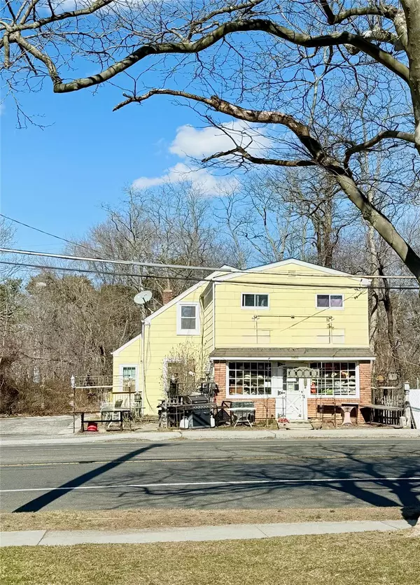 Oakdale, NY 11769,Address not disclosed