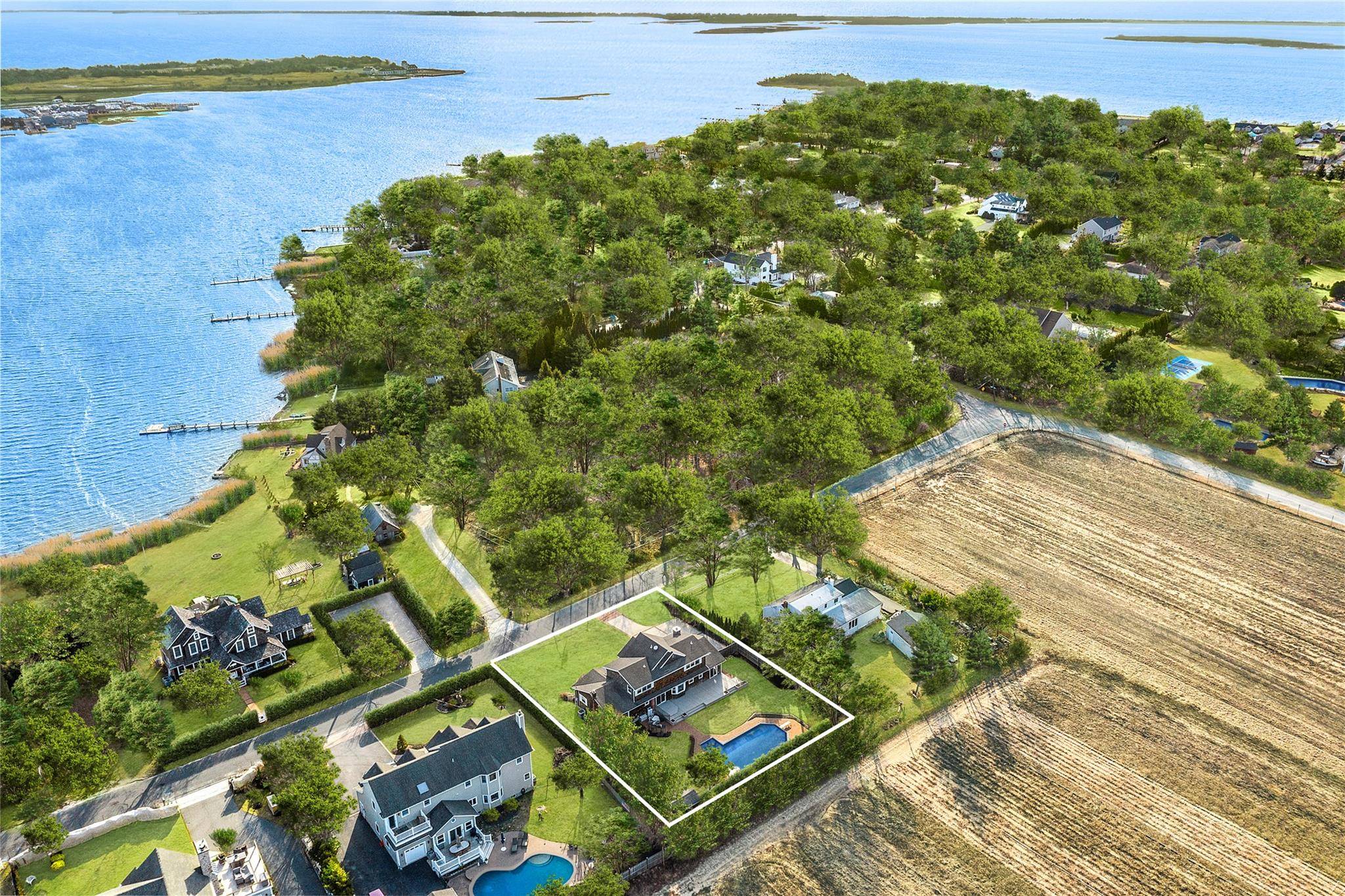 118 Paquatuck AVE, East Moriches, NY 11940