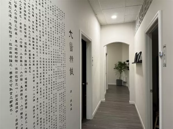 Flushing, NY 11358,164-10 Northern BLVD #201