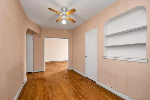 Rego Park, NY 11374,6141 Saunders ST #B38/B39