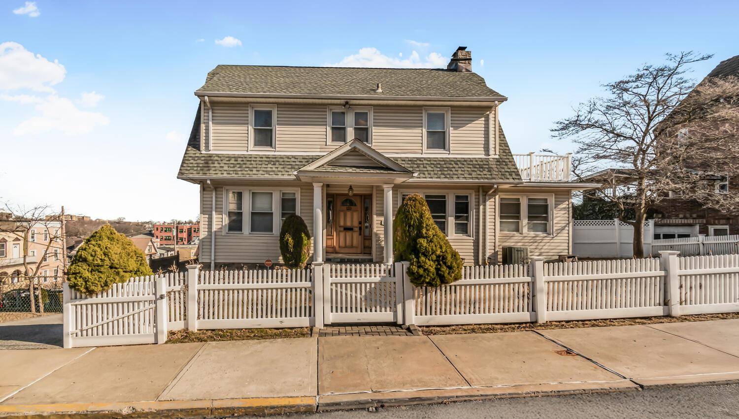 120 St. James TER, Yonkers, NY 10704
