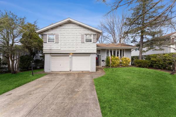 57 Sandy Hollow RD, Port Washington, NY 11050