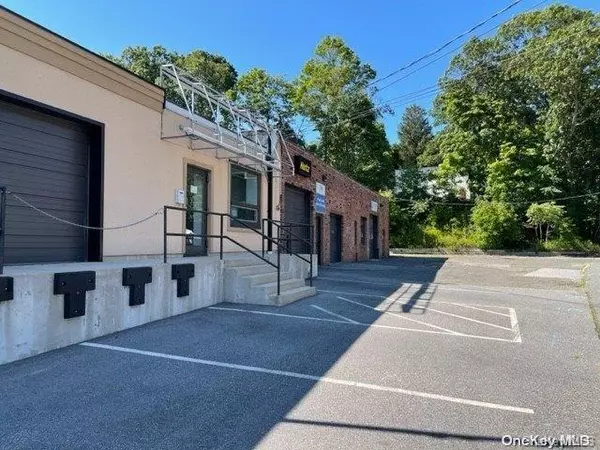 35 C Monmouth CT, East Northport, NY 11731