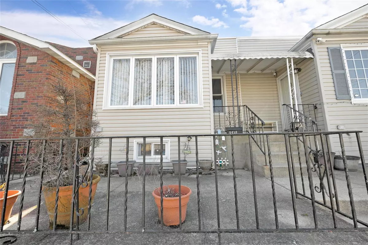 Maspeth, NY 11378,64-58 58 Road