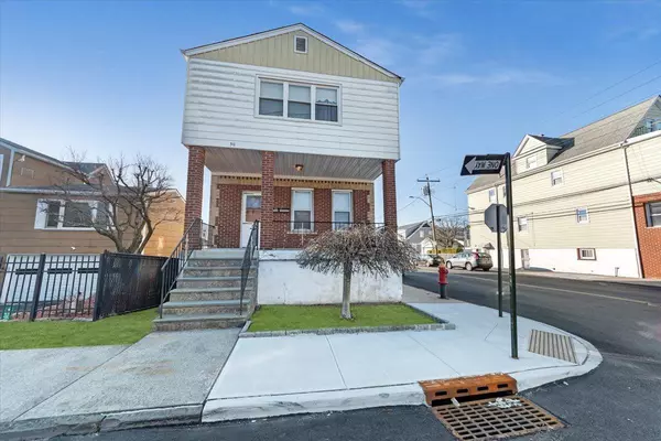 30 College PL, Yonkers, NY 10704