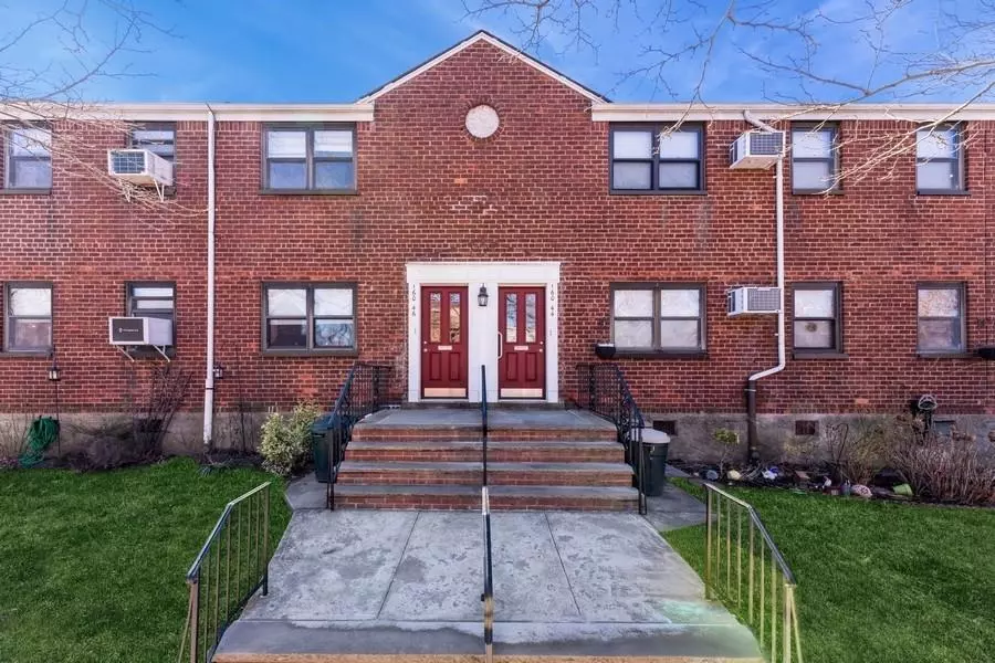 Whitestone, NY 11357,160-46 16th AVE #6-319