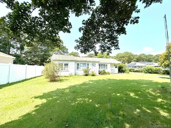Mastic Beach, NY 11951,56 Stackyard DR