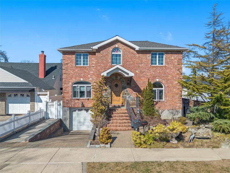 157-33 18 Ave, Whitestone, NY 11357