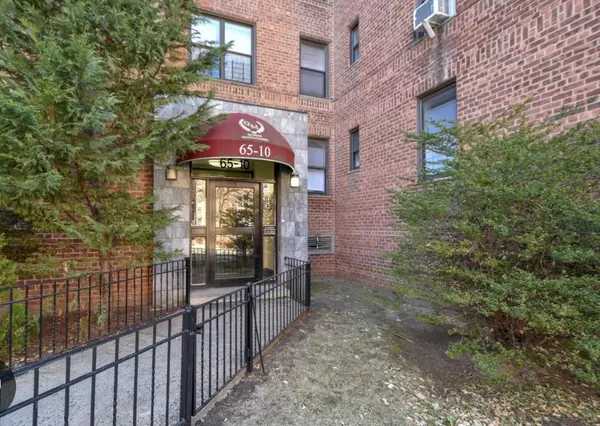 65-10 108th ST #2J, Forest Hills, NY 11375