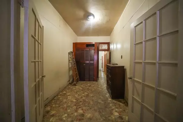 Brooklyn, NY 11237,296 Suydam ST