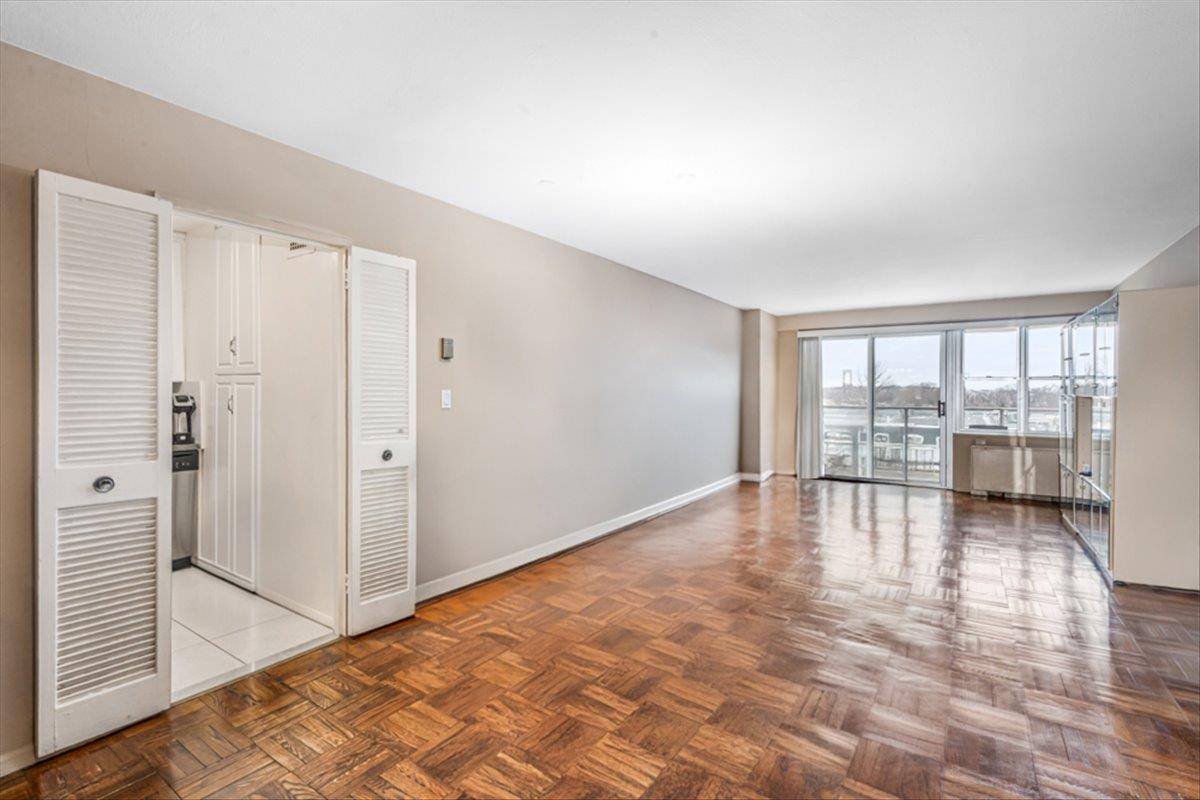 Bayside, NY 11360,17-85 215th ST #5A