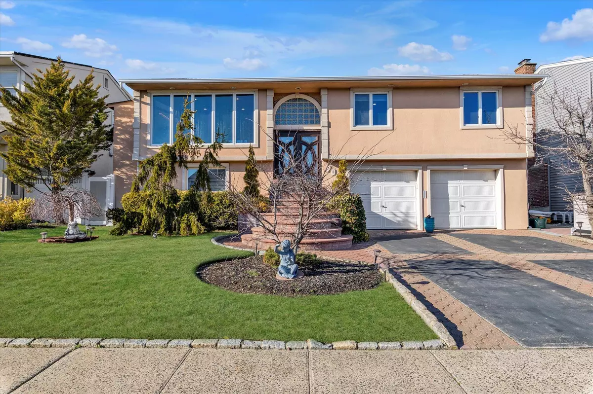 Lido Beach, NY 11561,909 Gerry AVE