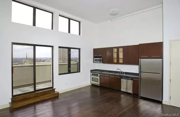 25 Leroy PL #2, New Rochelle, NY 10805