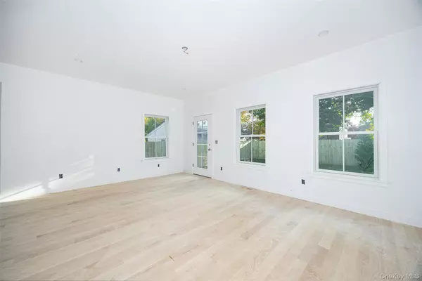 Beacon, NY 12508,15 HENRY ST #2