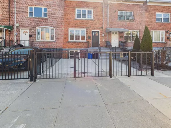 1112 E 213th ST, Bronx, NY 10469