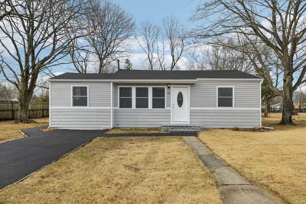 Bay Shore, NY 11706,29 20th AVE
