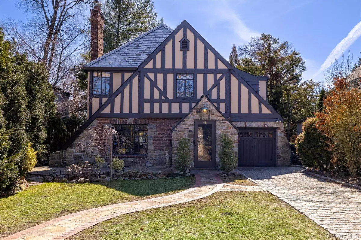 Rockville Centre, NY 11570,58 E Strathmore LN