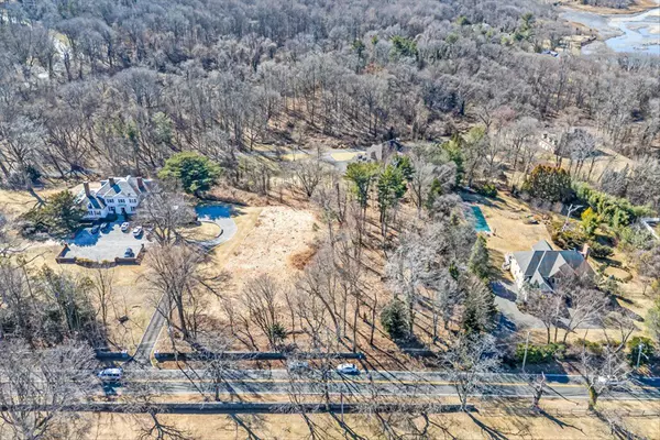 Glen Cove, NY 11542,147 Dosoris LN