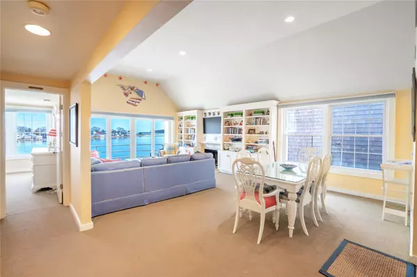 Greenport, NY 11944,36 Stirling #B