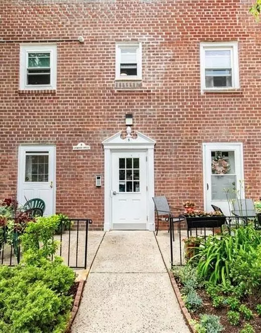 Eastchester, NY 10709,8 Leewood CIR #2L