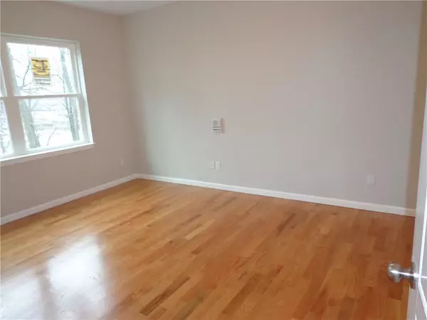 Spring Valley, NY 10977,35 Ewing AVE