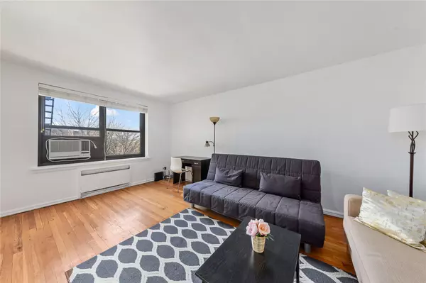 Bayside, NY 11364,73-62 Bell BLVD #4K