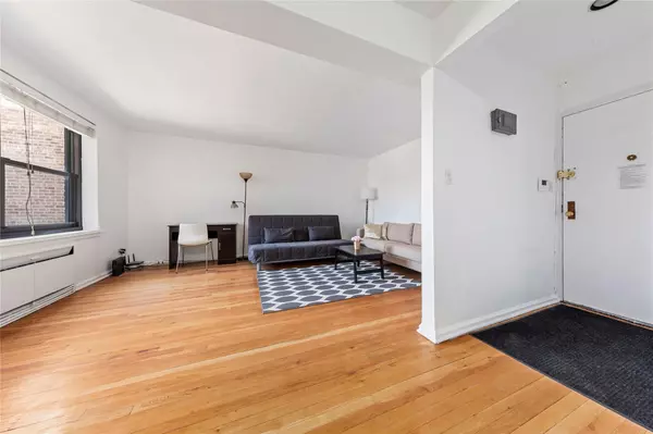 Bayside, NY 11364,73-62 Bell BLVD #4K