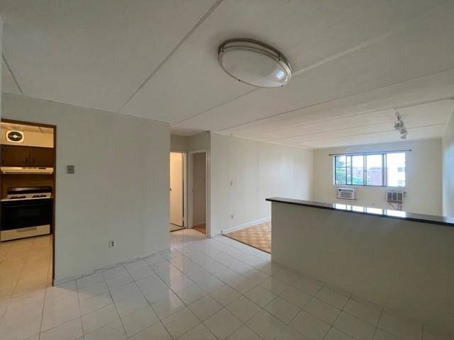 Middle Village, NY 11379,5745 74th ST #306
