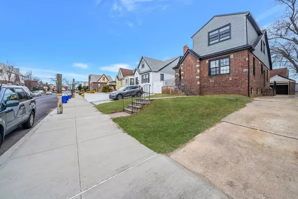 Laurelton, NY 11413,139-19 230 st