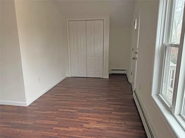 Rocky Point, NY 11778,21 Patchogue DR