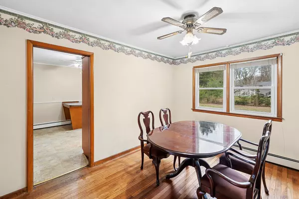 Southold, NY 11971,860 N Bayview RD