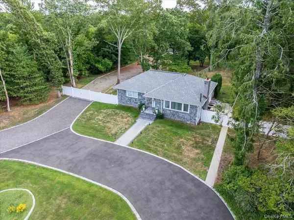 64 Sea Cliff ST, Islip Terrace, NY 11752
