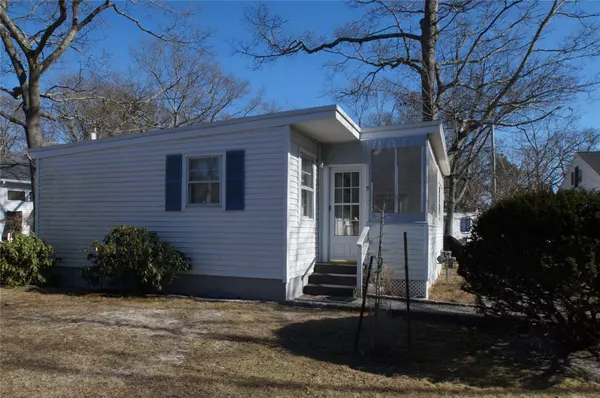 Hampton Bays, NY 11946,12 E Tiana RD ##5