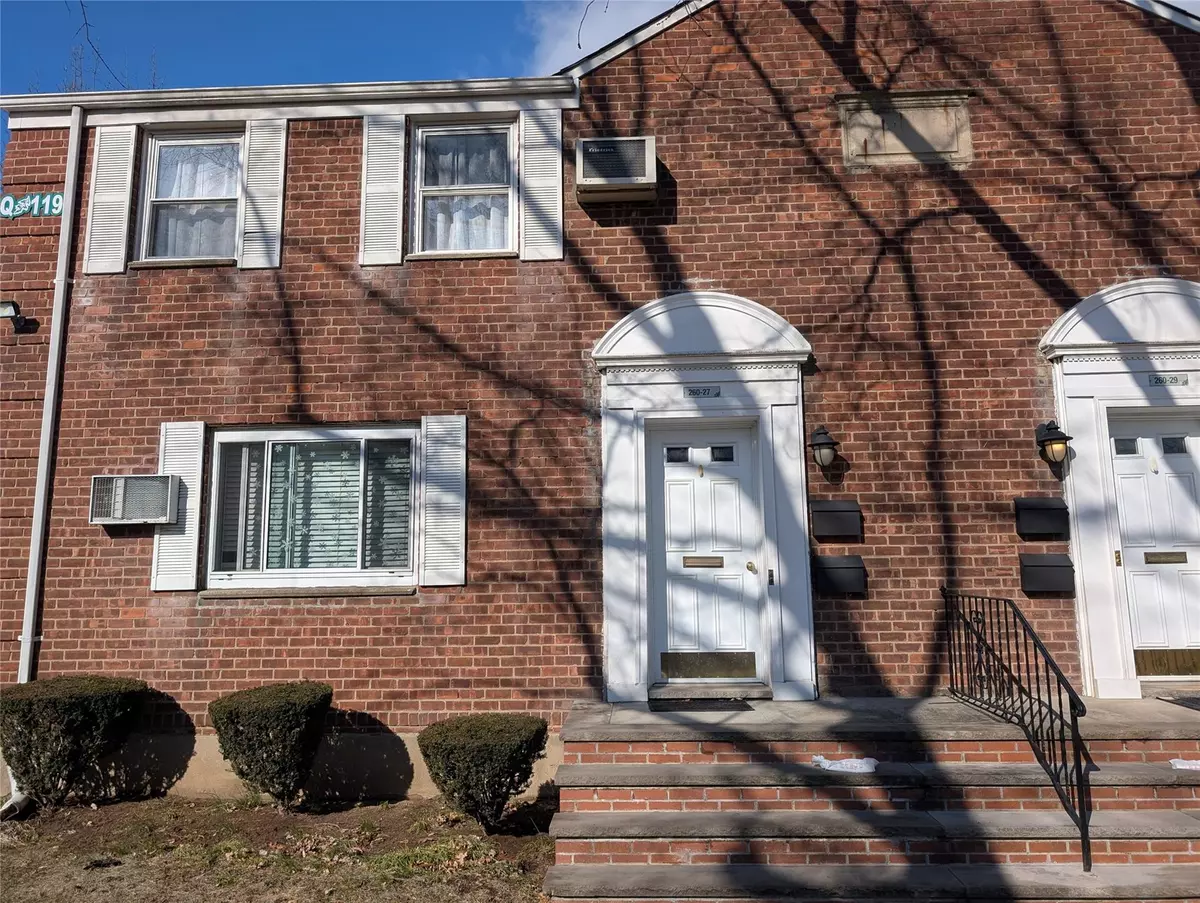 Glen Oaks, NY 11004,260-27 Langston AVE #2nd fl