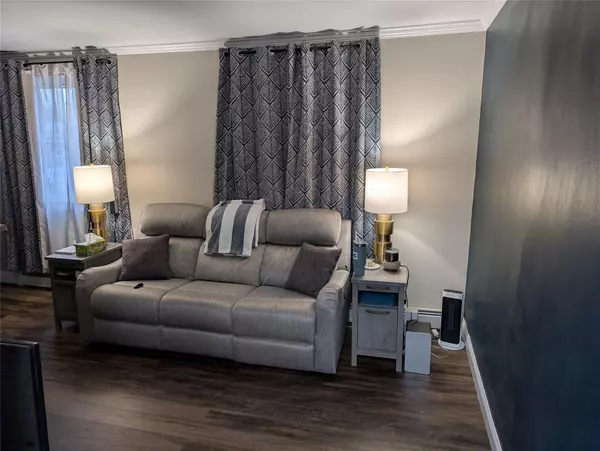 Glen Oaks, NY 11004,260-27 Langston AVE #2nd fl