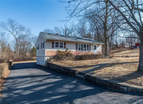 3 Bradley LN, Walden, NY 12586