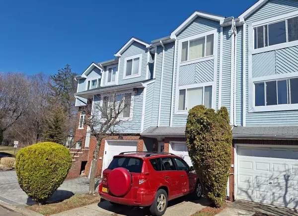 Staten Island, NY 10309,59 Pembrook LOOP