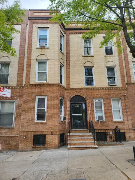 52-05 Skillman AVE, Flushing, NY 11377
