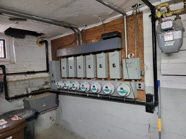 Flushing, NY 11377,52-05 Skillman AVE