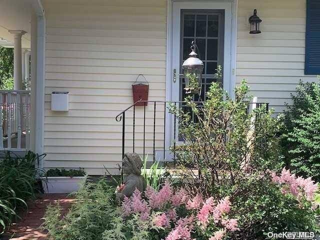 3 Vine LN, East Northport, NY 11731