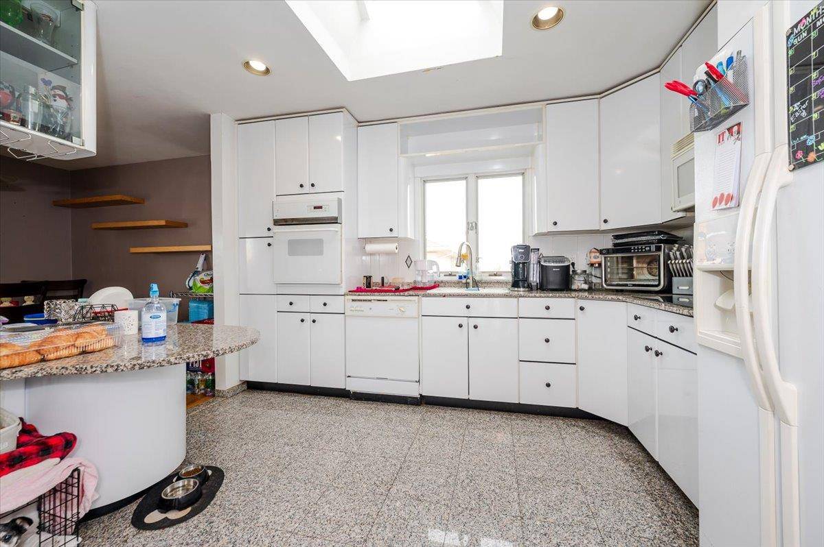 Oceanside, NY 11572,480 Bender ST