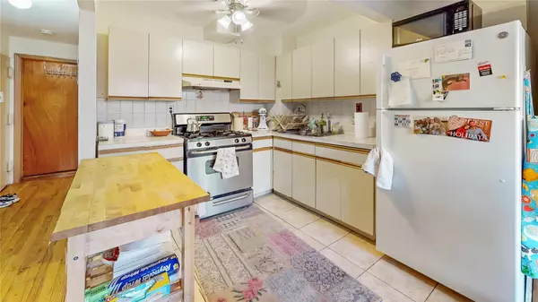 Astoria, NY 11103,25-80 45th ST