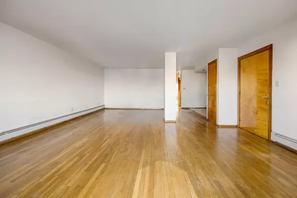 Howard Beach, NY 11414,15750 95th ST