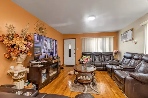 Rosedale, NY 11422,141-40 250th ST