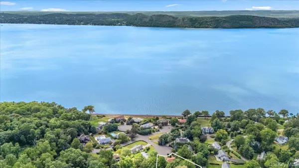 Briarcliff Manor, NY 10510,12 Country Club LN