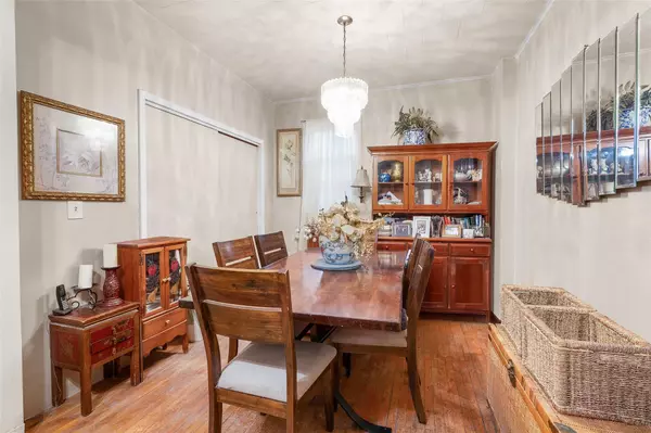 Yonkers, NY 10703,453 Bellevue AVE