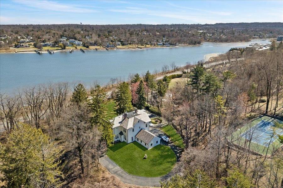 365 E Shore RD, Great Neck, NY 11024