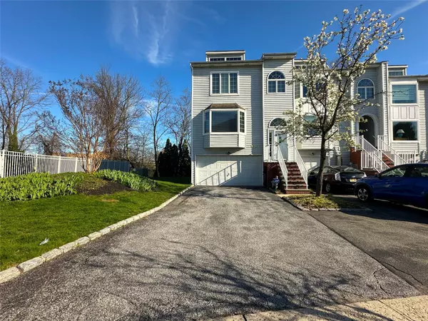 240-54 Oak Park DR, Douglaston, NY 11362