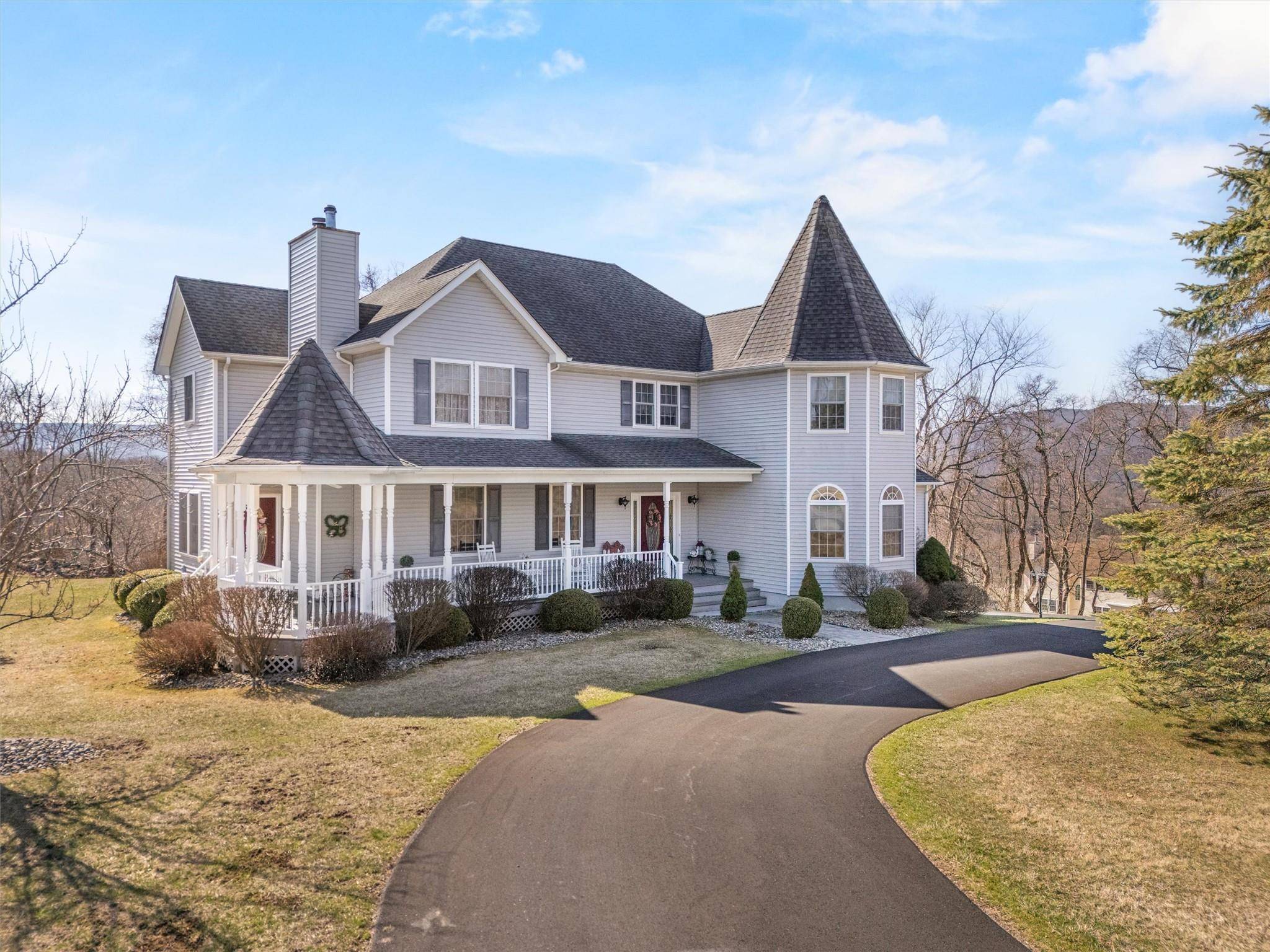 2 Cleeves CT, New Windsor, NY 12553