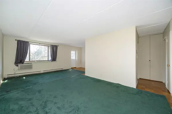 Poughkeepsie, NY 12601,160 Academy ST #3C